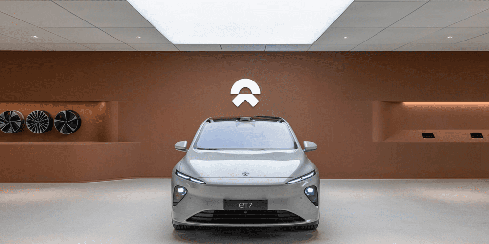 State of the art illuminated ceilings for NIO