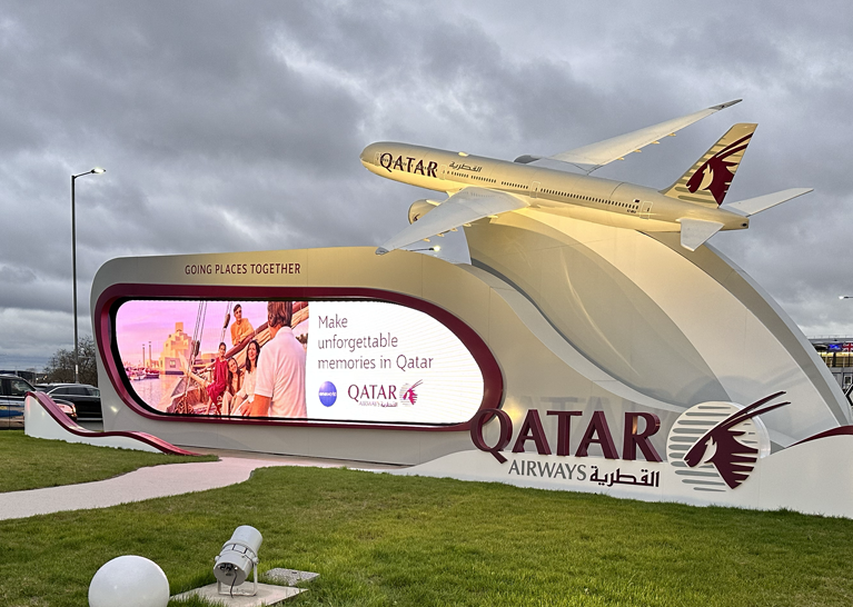 Illuminating outdoor advertising for Qatar Airways